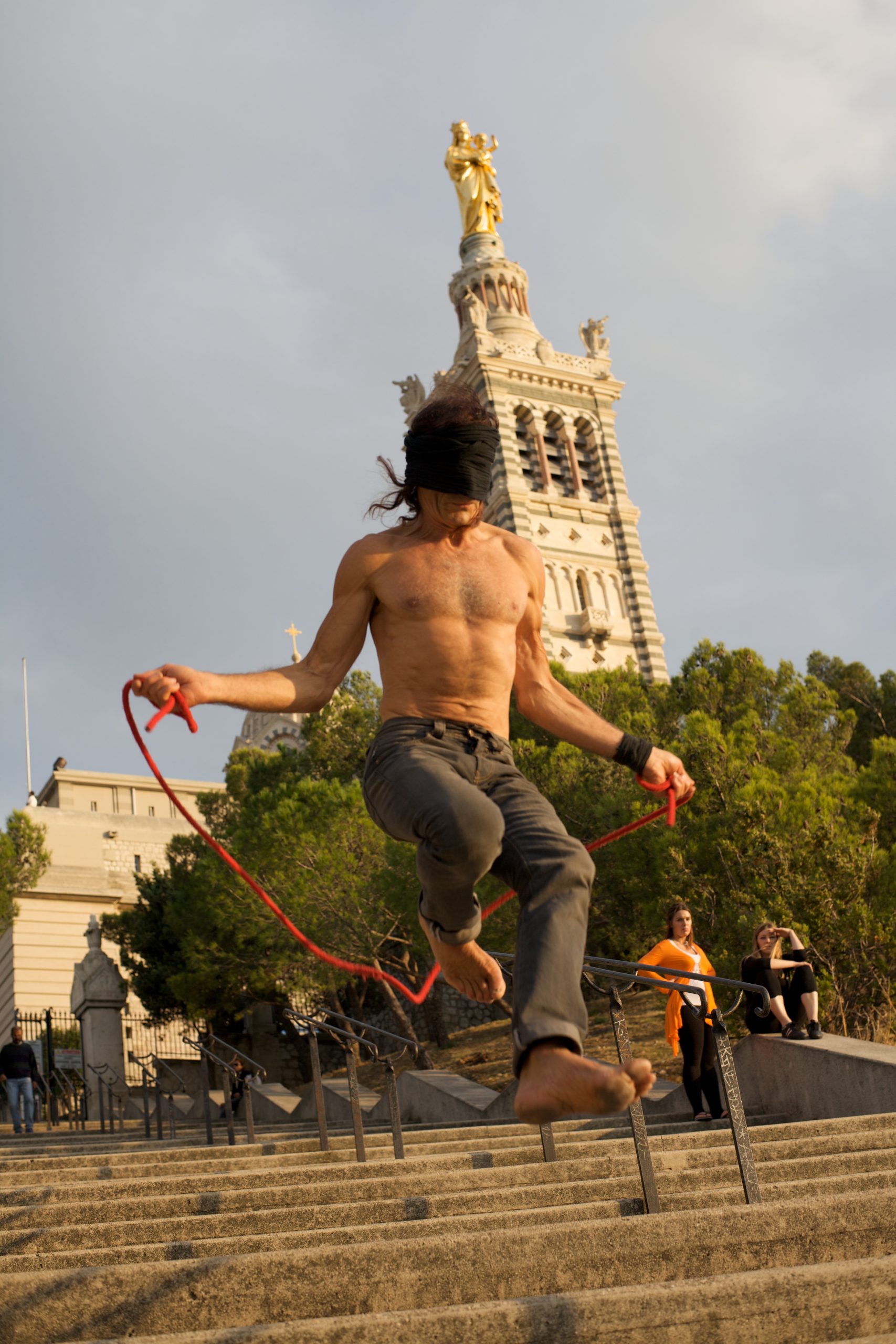 MARSEILLE - HORS HUMAIN - EXO-HUMAIN - ARTISTE - ECRIVAIN